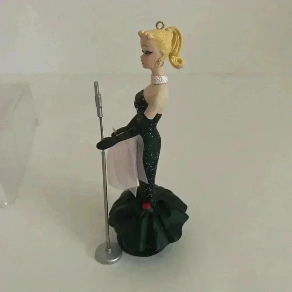 Hallmark Keepsake Ornament Barbie - Picture 12 of 13